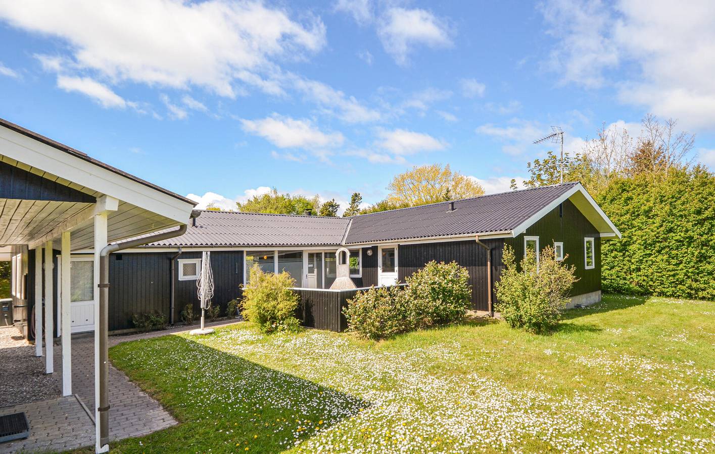 Feriehus for 12 personer med pool in Bønnerup Strand, Glesborg