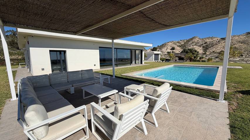 Villa Vista – Exklusive Luxusvilla mit privatem Pool und Whirlpool in Alicante Provinz