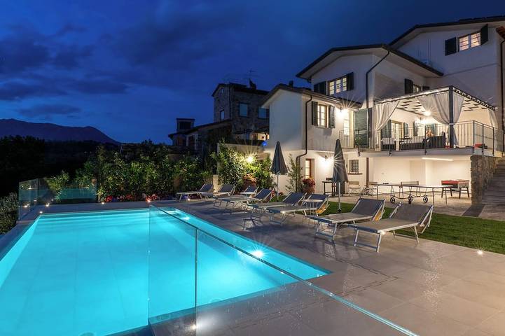 Villa für 10 Personen, mit Garten - 1