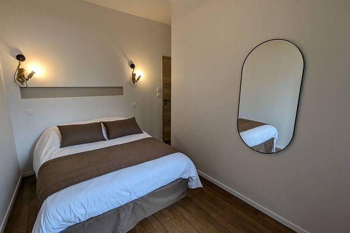 Gîte pour 15 personnes, avec Jardin dans Lorcy - 3