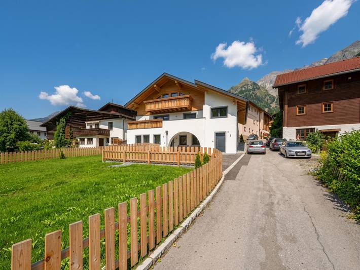 Vakantiewoning voor 10 personen, met Balkon en Tuin in Pettneu am Arlberg