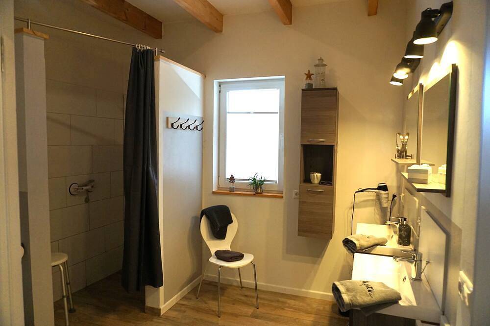 Skandiflair! Großer Garten für Familien mit Kindern oder Urlauber mit Haustieren in Großefehn, Nordseeküste