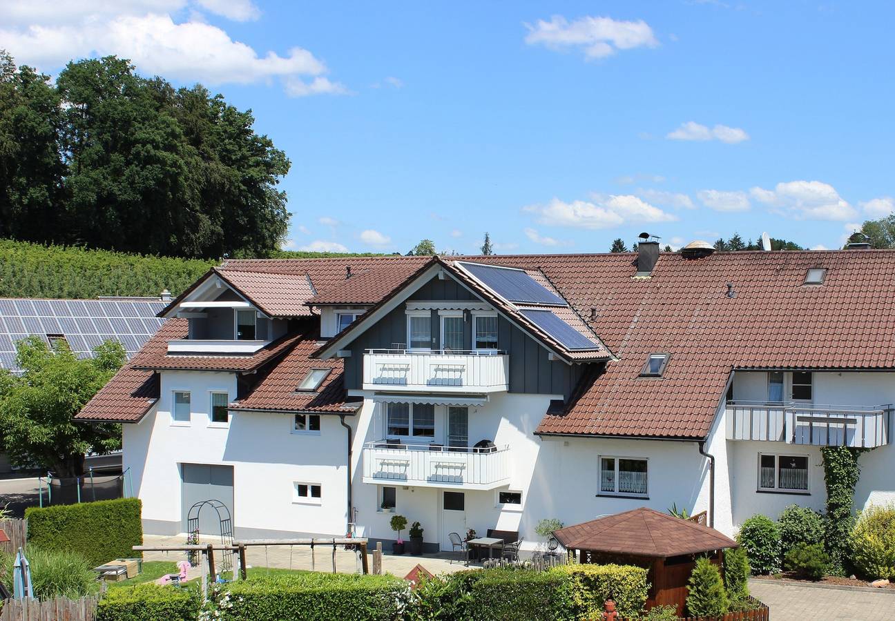 Ganze Ferienwohnung, Obsthof und Ferienhof Hund - Ferienwohnung 3, 64qm, 2 Schlafzimmer, max. 4 Personen in Wasserburg (Bodensee), Bayerisch Schwaben