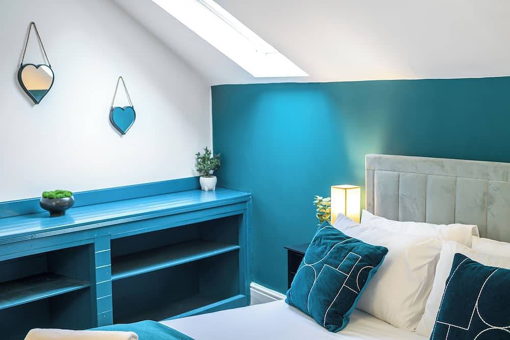 Stunning House - Sleeps 7 - Buxton - pet friendly in Buxton, Derbyshire