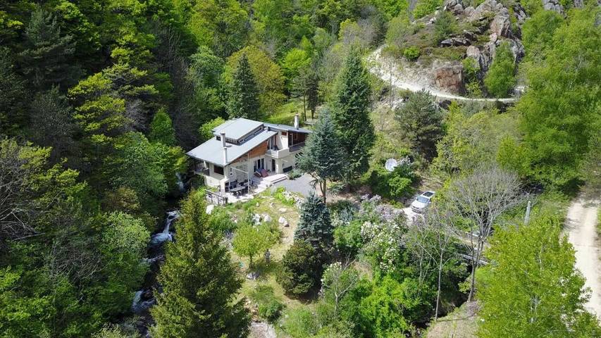Villa pour 8 personnes, avec piscine ainsi que vue et jardin