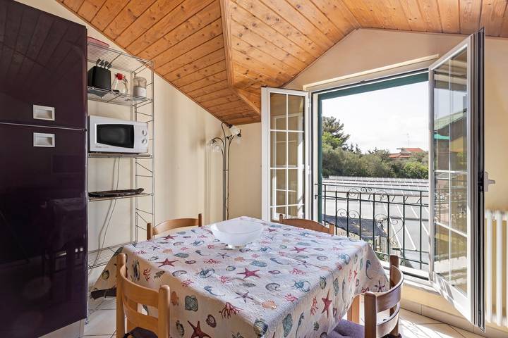 Appartement entier, Appartement de vacances "La Casa di Lady" avec vue sur la mer, terrasse et Wi-Fi in Ceriale, Riviera di Ponente
