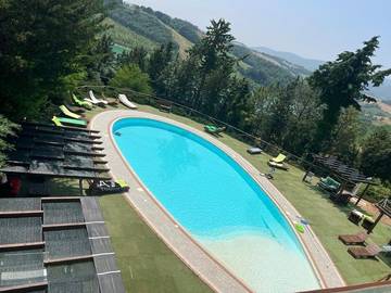 Gîte pour 4 personnes, avec jardin et piscine ainsi que jacuzzi et sauna, animaux acceptés à Cingoli
