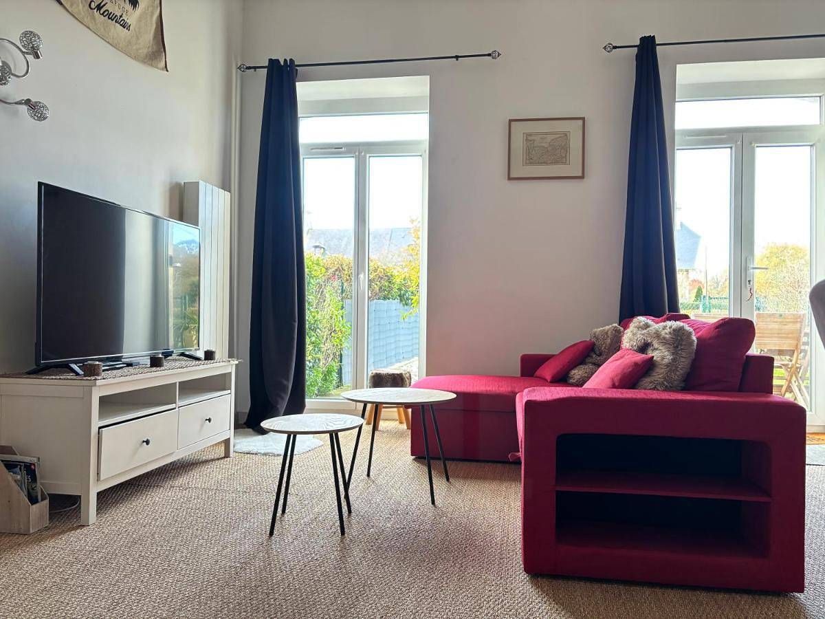 Ganze Wohnung, Les Douves Duplex 5 personnes lumineux avec jardin et terrasse aménagée , vue sur château à 5mn de la mer, proche Omaha Beach et Bayeux in Commes, Bayeux und Umgebung