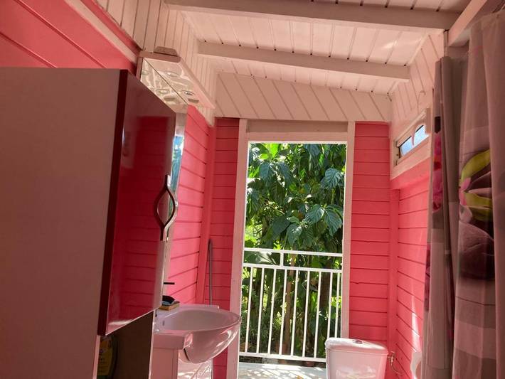 Gîte pour 4 personnes, avec jardin et vue, adapté aux familles dans Plage de Petite Anse - 3