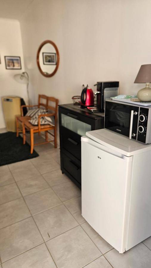 Double Room with Private Bathroom in Lalbenque, Quercy