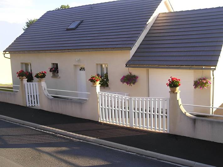 Gîte pour 8 personnes, avec terrasse et jardin dans le Cantal - 3