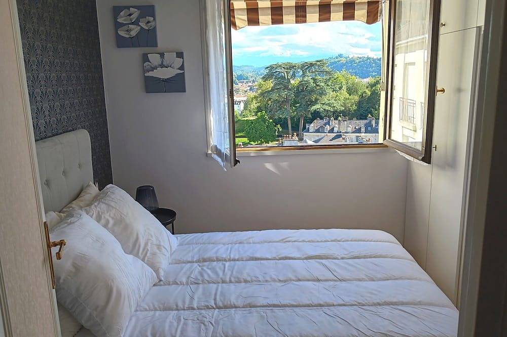 Entire apartment, Bel Appartement Pau Centre Avec vue sur les Pyrénées in Pau, Béarn