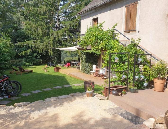 Location de vacances pour 5 personnes, avec Balcon ainsi que Terrasse et Jardin à Quins