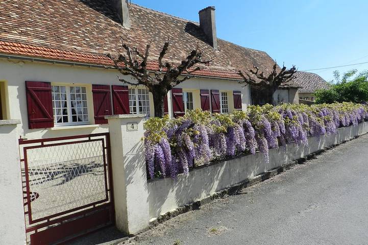Gîte pour 6 personnes, avec jardin à Saint-Pierre-d'Eyraud