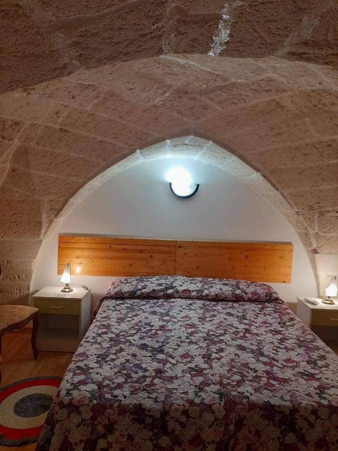 Triple Room with Private Bathroom in Cutrofiano, Provincia di Lecce