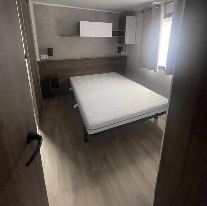 Camping pour 8 personnes, avec bassin pour enfant et piscine ainsi que jacuzzi et jardin à Valras-Plage - 4
