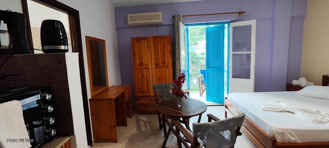 Location de vacances pour 3 personnes, avec vue et jardin, adapté aux familles dans Panormos - 2