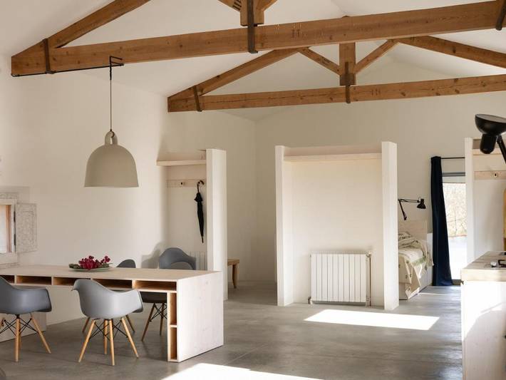 Gîte pour 4 personnes, avec terrasse et vue ainsi que piscine et jardin, animaux acceptés à Cantallops - 3