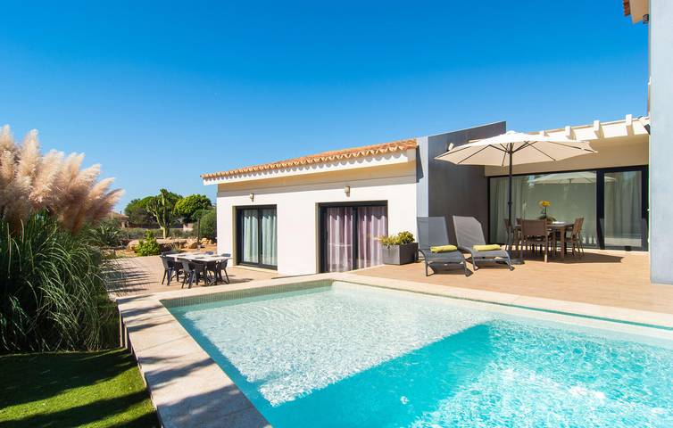 Appartement mit Meerblick, Pool, Terrasse und Grill - in der Nähe von Strand und Restaurants in Sa Torre, Llucmajor