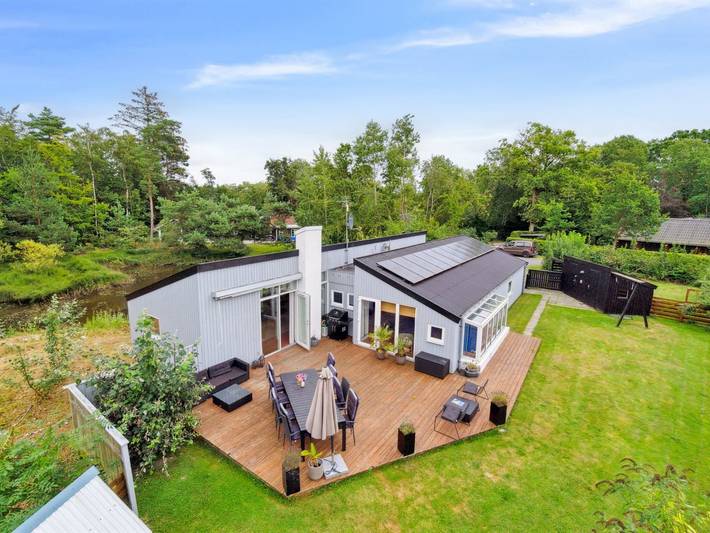 Ferienhaus für 8 Personen, mit Pool und Seeblick sowie Sauna und Terrasse, mit Haustier auf Bornholm