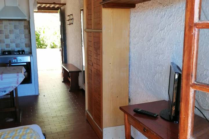 Gîte pour 2 personnes, avec piscine ainsi que balcon et jardin à Linguizzetta - 3