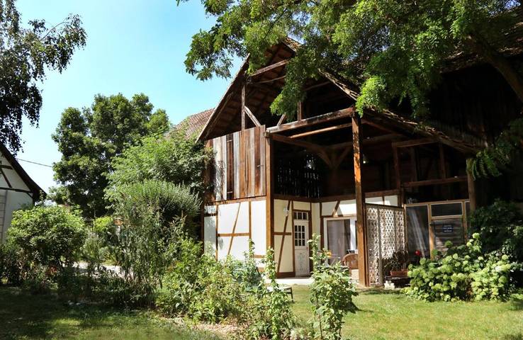 Appartement de vacances pour 4 personnes, avec jardin ainsi que vue et piscine