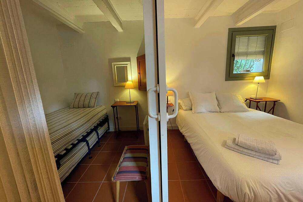 Apartamento entero, T2 · Sunny duplex with garden 50m from beach in Aigua Xelida, Tamariu
