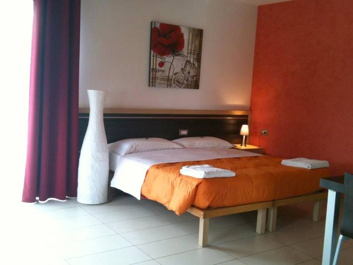 Chambre d’hôte pour 3 personnes, avec Balcon et Terrasse ainsi que Jardin et Vue à Lainate
