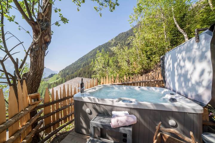 Ferienwohnung für 8 Personen, mit Whirlpool und Garten sowie Sauna in Südtirol
