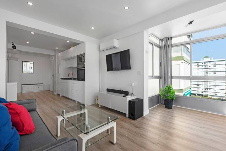 Apartamento entero, Apartamento 'Copenhague - 049' con vistas a la montaña, Wi-Fi y aire acondicionado in Torre del Mar, Vélez-Málaga