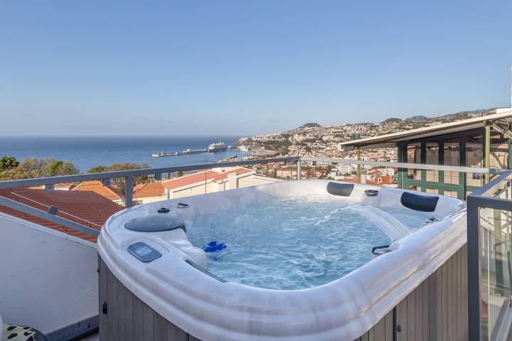 Dom dla 5 osób, z Balkon i Jacuzzi w Funchal