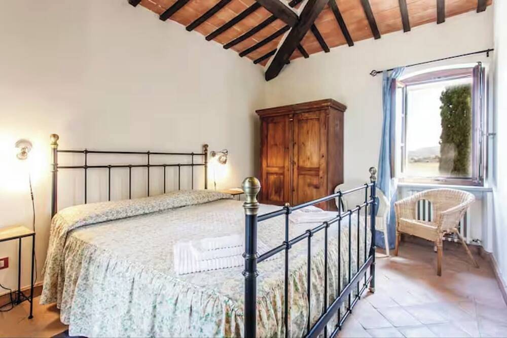 The Caretaker - Lilacs - The ancient house of the caretaker in Marsciano, Perugia Provinz