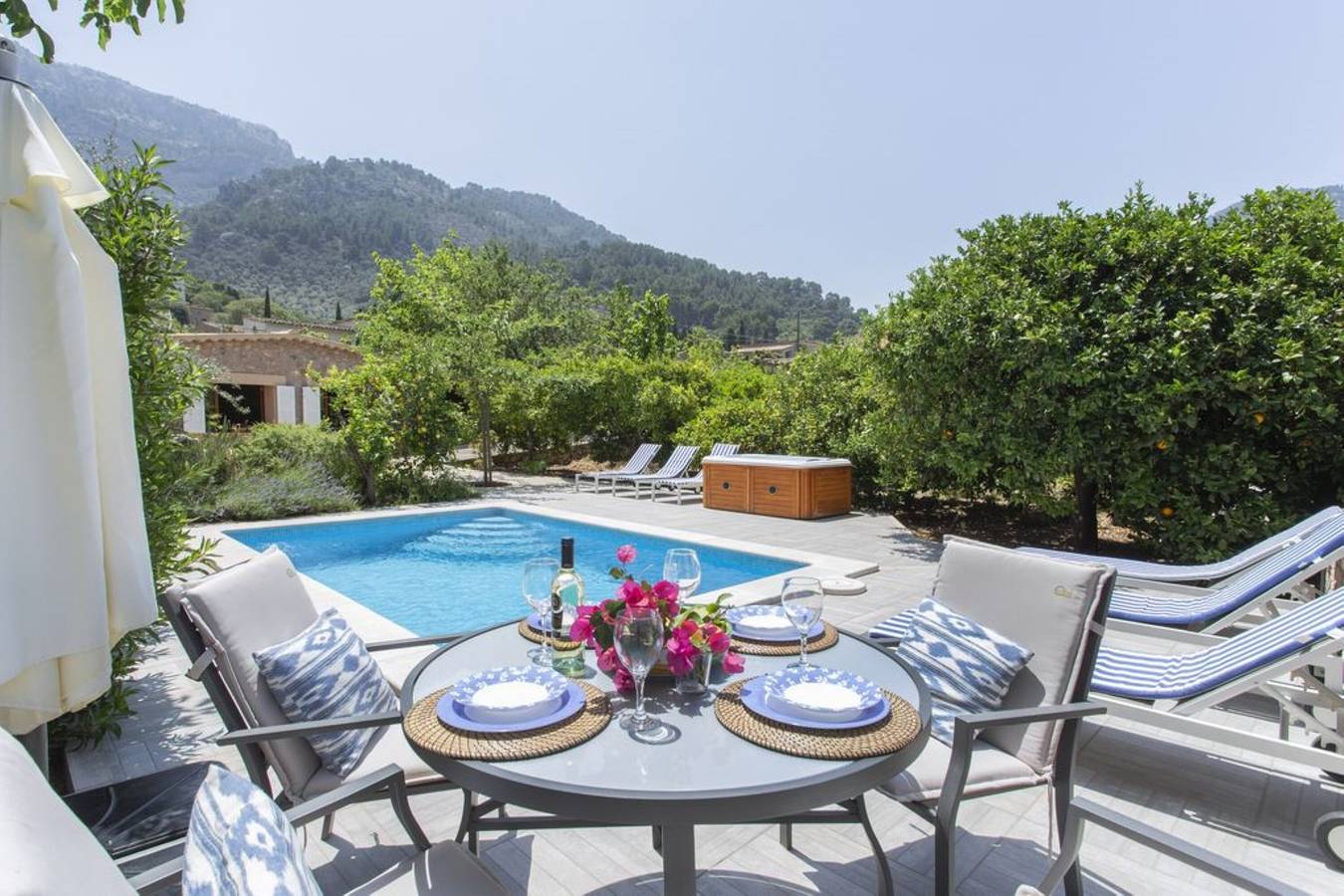 Fantastische Villa mit Pool, Whirlpool, Terrassen, Bergblick, Klimaanlage & Wlan in Sóller, Mallorca Westen