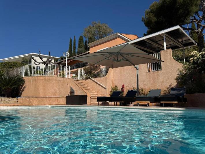 Villa pour 12 personnes, avec piscine ainsi que jardin et vue, animaux acceptés à Bandol - 4