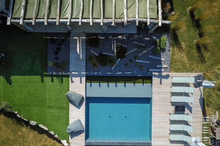 Location de vacances pour 9 personnes, avec Jacuzzi et Terrasse ainsi que Jardin et Sauna à Léguillac-de-l'Auche