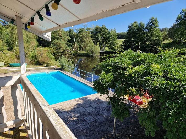 Gîte pour 2 personnes, avec balcon ainsi que piscine et vue dans Grandvillers