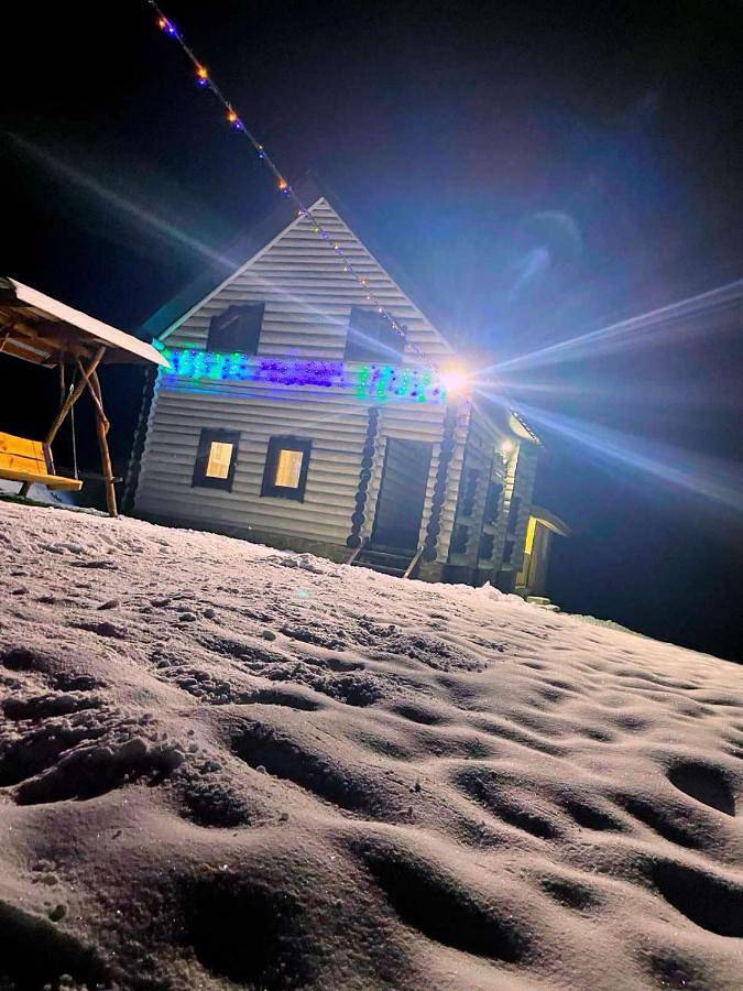 Casa de vacaciones para 10 personas, con vistas y piscina además de jardín y sauna, Se admiten mascotas en Ucrania