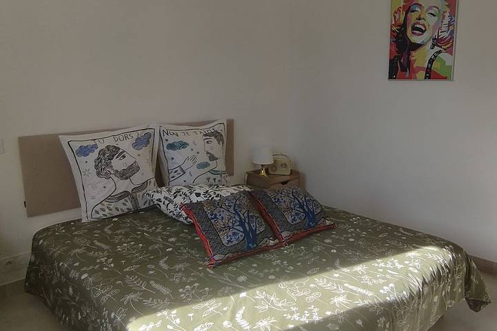Location de vacances pour 6 personnes, avec jardin à Saint-Marcel-de-Careiret - 4