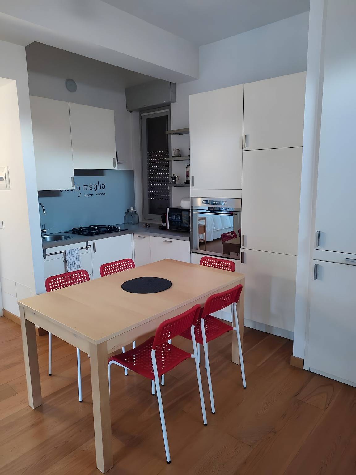 Appartamento intero, Appartamento '4 Persone' con Balcone e Wi-Fi in Bergamo, Provincia di Bergamo
