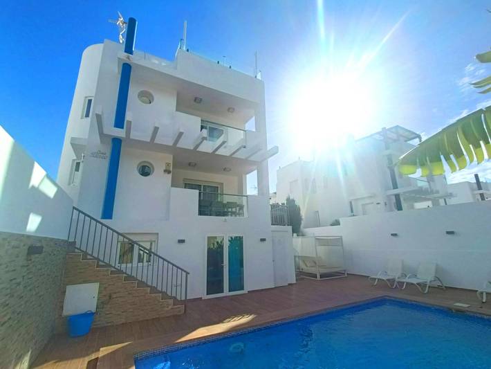 Casa de vacaciones para 8 personas, con balcón además de vistas al mar y piscina en Ibiza - 2