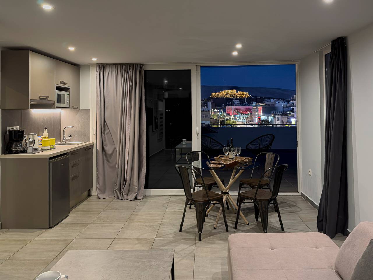 Acropolis Magical View Suite, Metro Kerameikos in Zentral-Athen, Athen