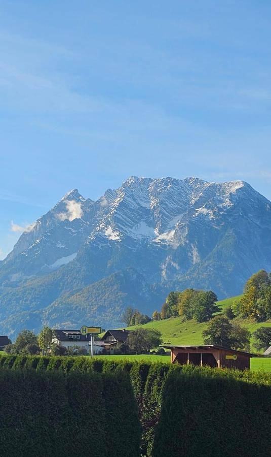Ferienhaus für 6 Personen, mit Balkon und Terrasse sowie Garten und Seeblick