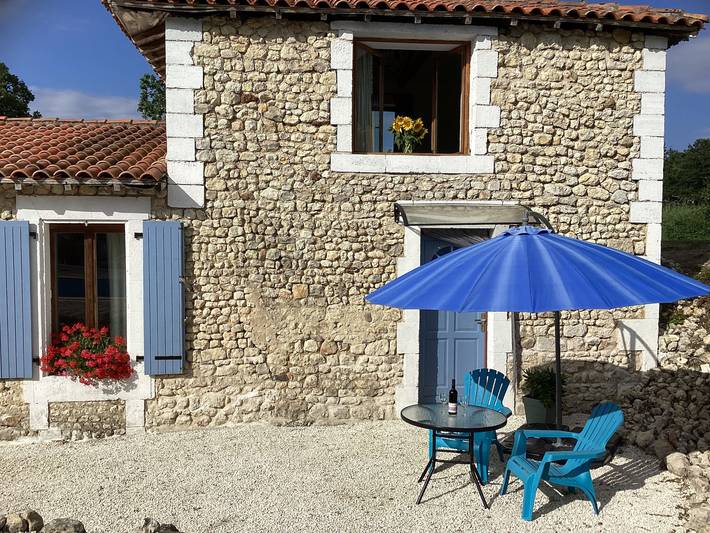 Gîte pour 2 personnes, avec Jacuzzi et Piscine à Courgeac