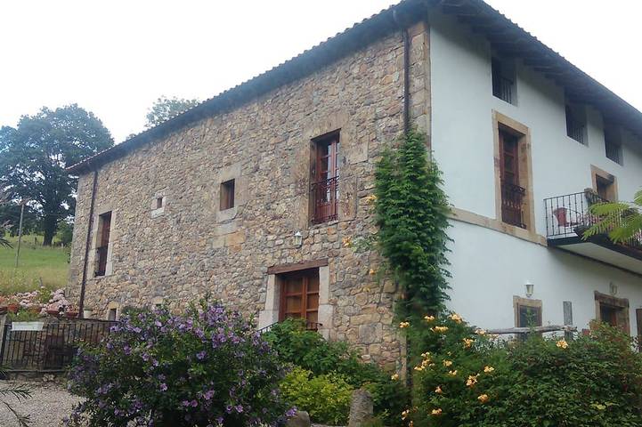 Apartamento para 4 personas, con jardín y terraza en Villacarriedo