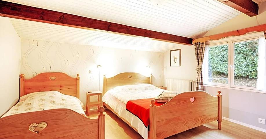 Gîte pour 5 personnes, avec vue et jardin ainsi que piscine et sauna dans Saut Du Bouchot - 4