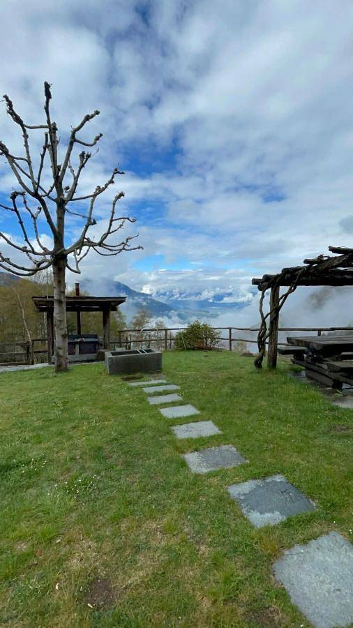 Gîte pour 6 personnes, avec jardin ainsi que vue et vue sur le lac, animaux acceptés à Mello - 4