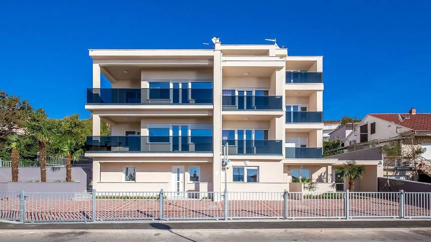 Ferienhaus für 6 Personen, mit Balkon und Pool sowie Whirlpool in Dramalj