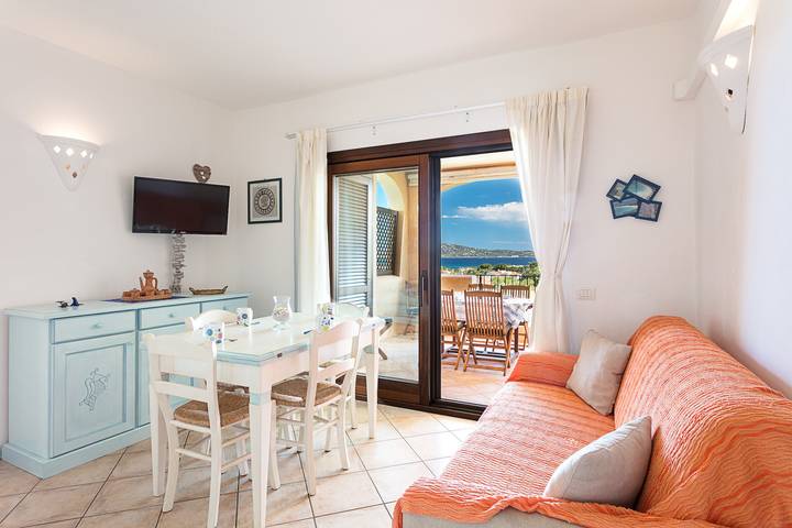 Apartamento entero, Apartamento vacacional "Bia de Bados B5" con Wi-Fi y piscina compartida in Pittulongu, Olbia