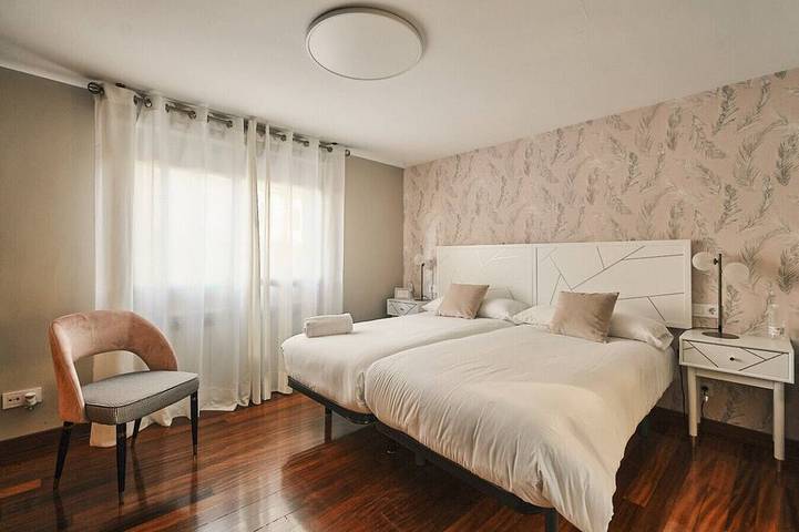 Six bedroom  in Spain, Azofra in Azofra (La Rioja), Provincia de La Rioja