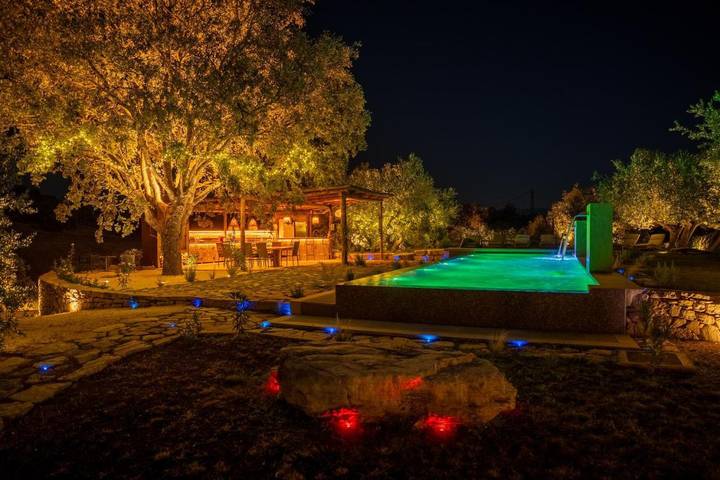 Casa rural para 8 personas, con piscina para niños y vistas además de piscina y jardín en Montefrío - 3